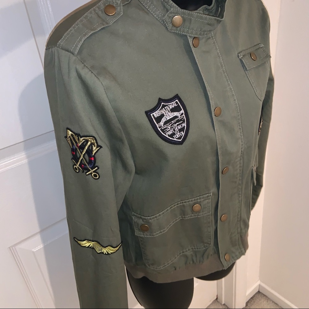 Romeo and Juliet Couture Women's Bomber Jacket –– NWT